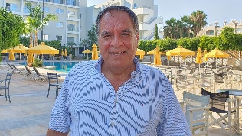 Πληρότητα ξενοδοχείων 85%- 90% τον Αύγουστο στην επαρχία Πάφου, λέει ο Ε. Λοϊζίδης